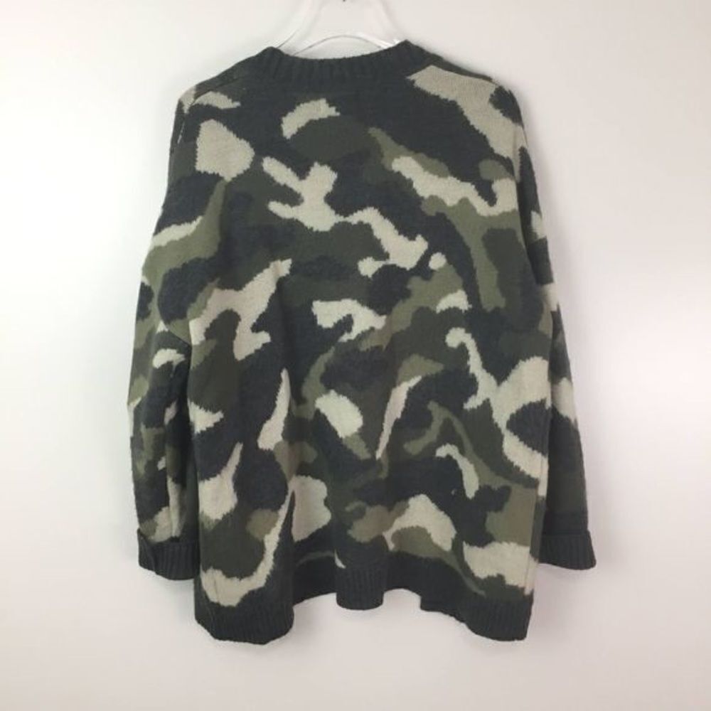 ✨ Universal Thread Open Front Camouflage Cardigan✨ - Picture 3 of 7